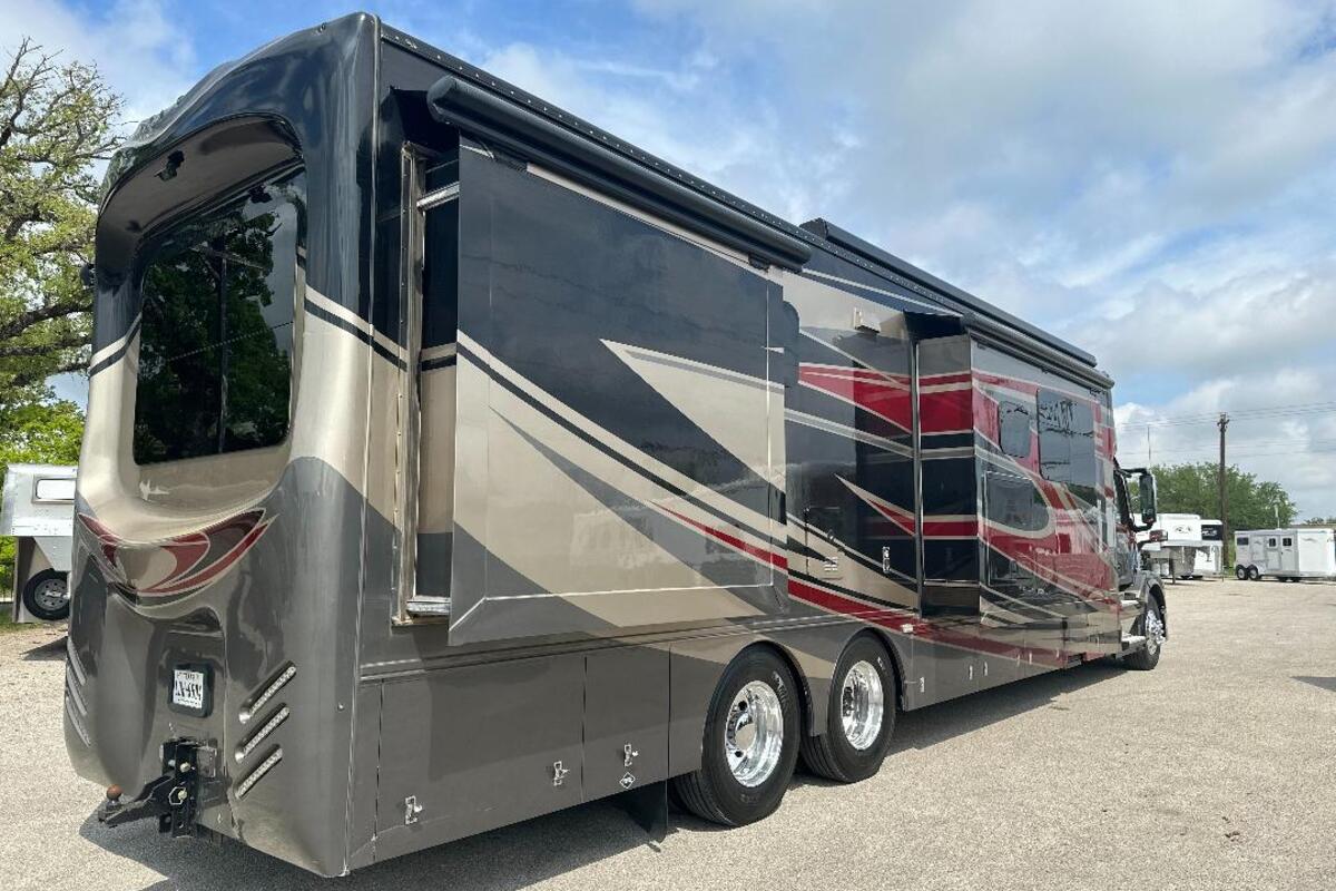 2018 Haulmark Volvo D16 Vector 600 HP 1300 RPM, 4