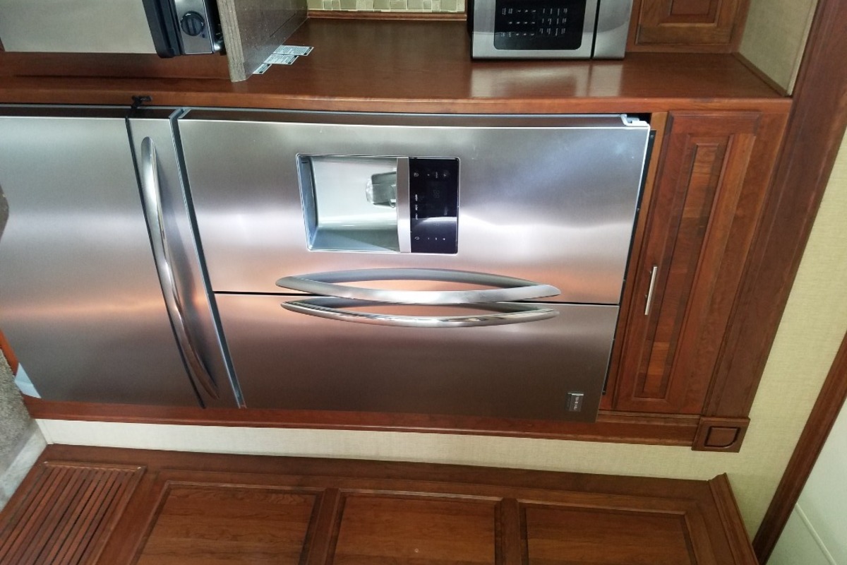 2015 Dynamax Trilogy 38WT Low Miles and 2 yr warranty, 19