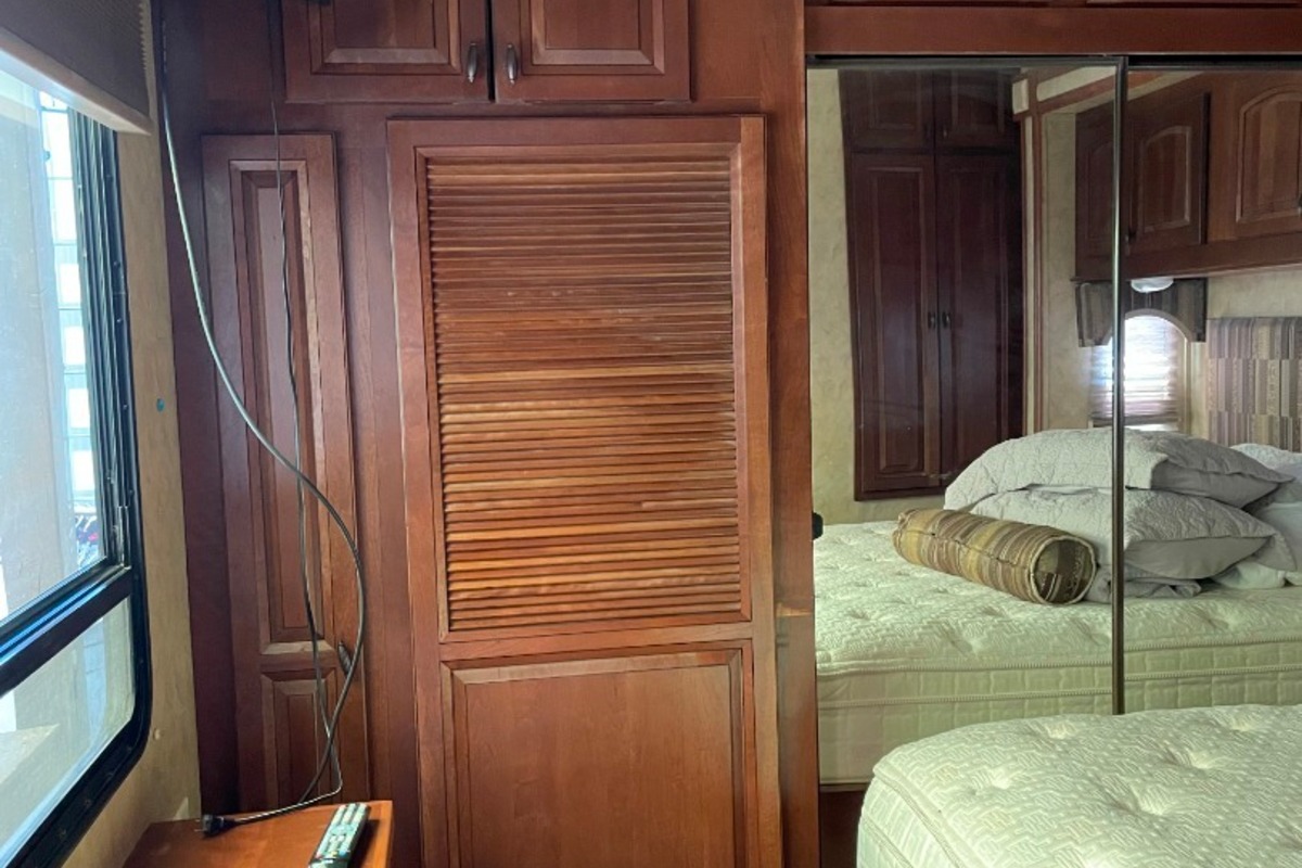 2012 Forest River Cedar Creek 40 CFL (Cottage), 12