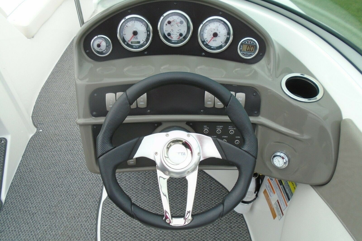 2016 Rinker Captiva 196 BR, 11