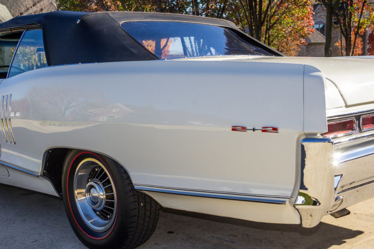 1966 Pontiac 2+2, 23