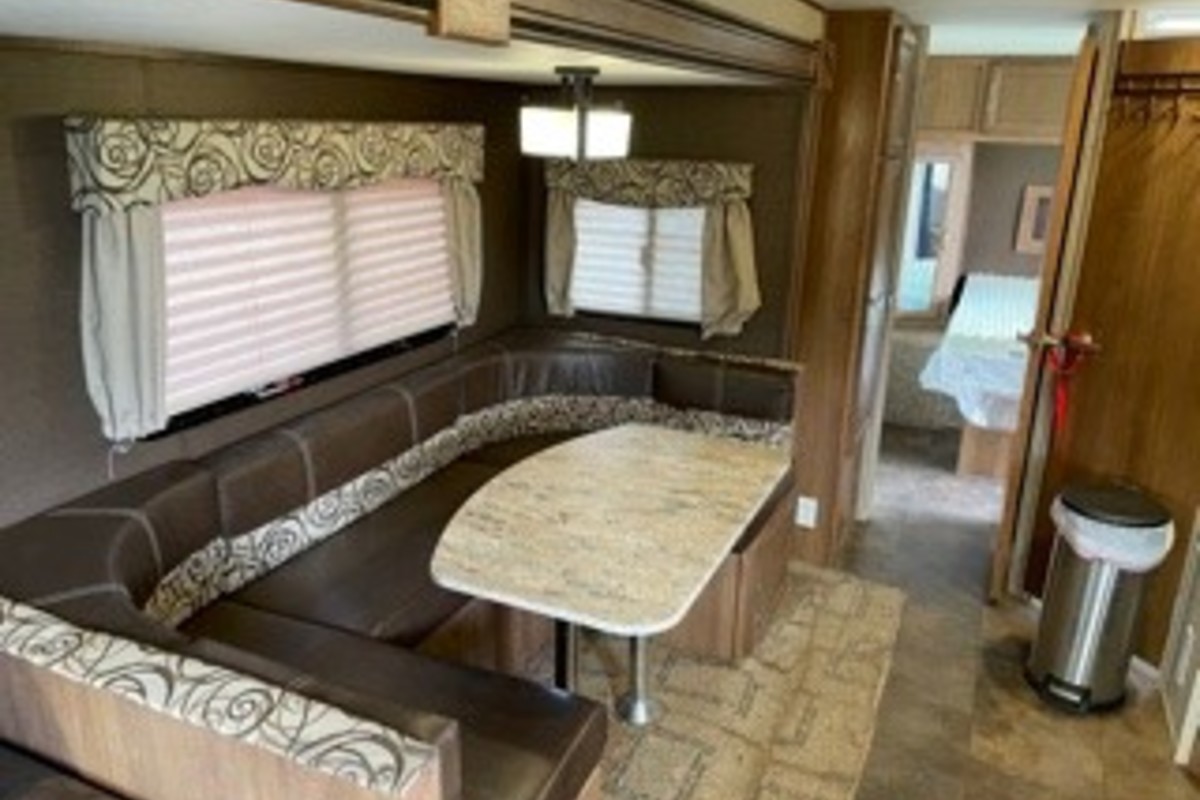 2017 Coachmen Apex Ultra-Lite 279RLSS, 16