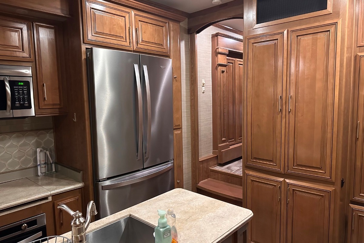 2018 DRV Mobile Suites 36rssb3, 13
