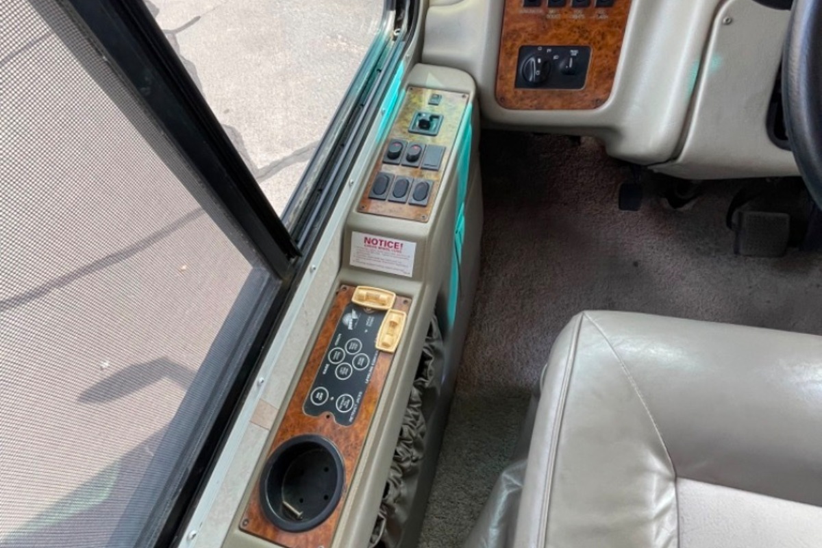 2004 R-Vision Condor 1281, 3