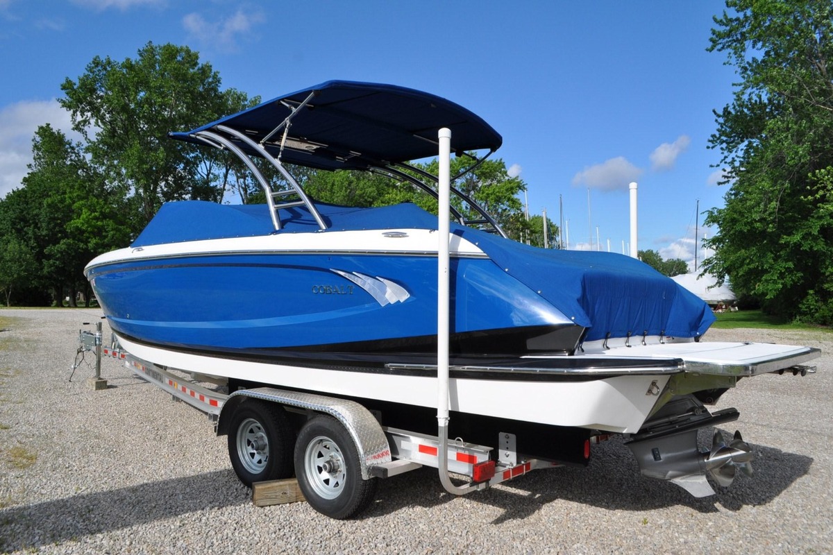 2014 Cobalt Boats A28 BIG POWER, 1