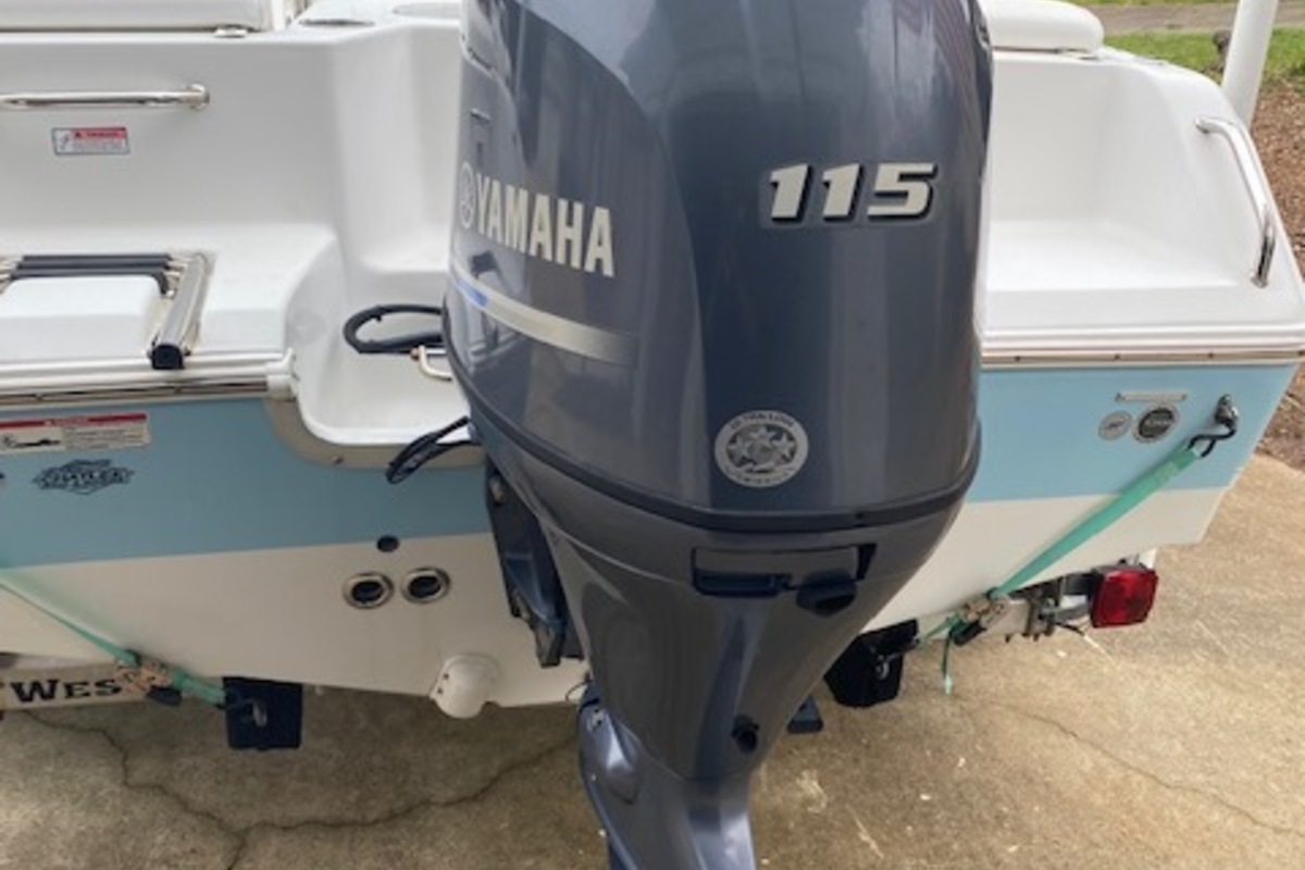 2015 Sea Hunt Triton 188, 9