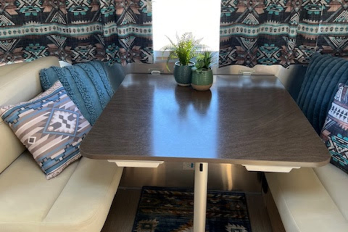 2020 Airstream Flying Cloud, 2