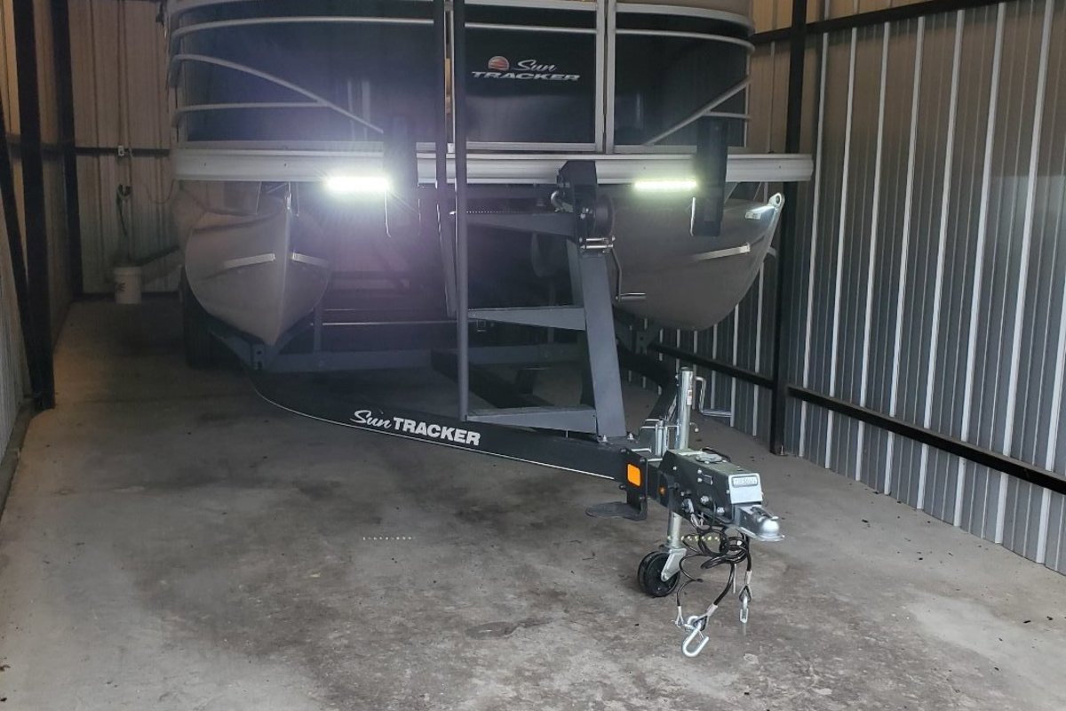 2020 Sun Tracker 22' Party Barge DLX RF, 5