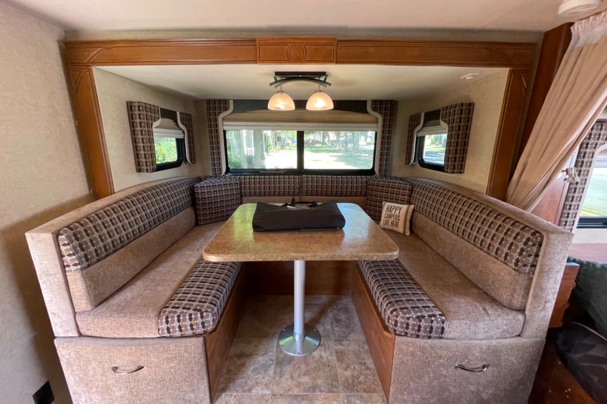 2016 Lance 1685, 8