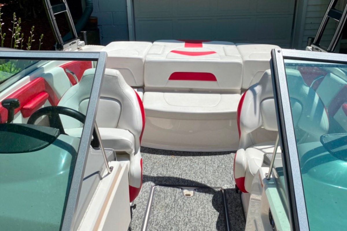 2018 Chaparral H2O 21, 3