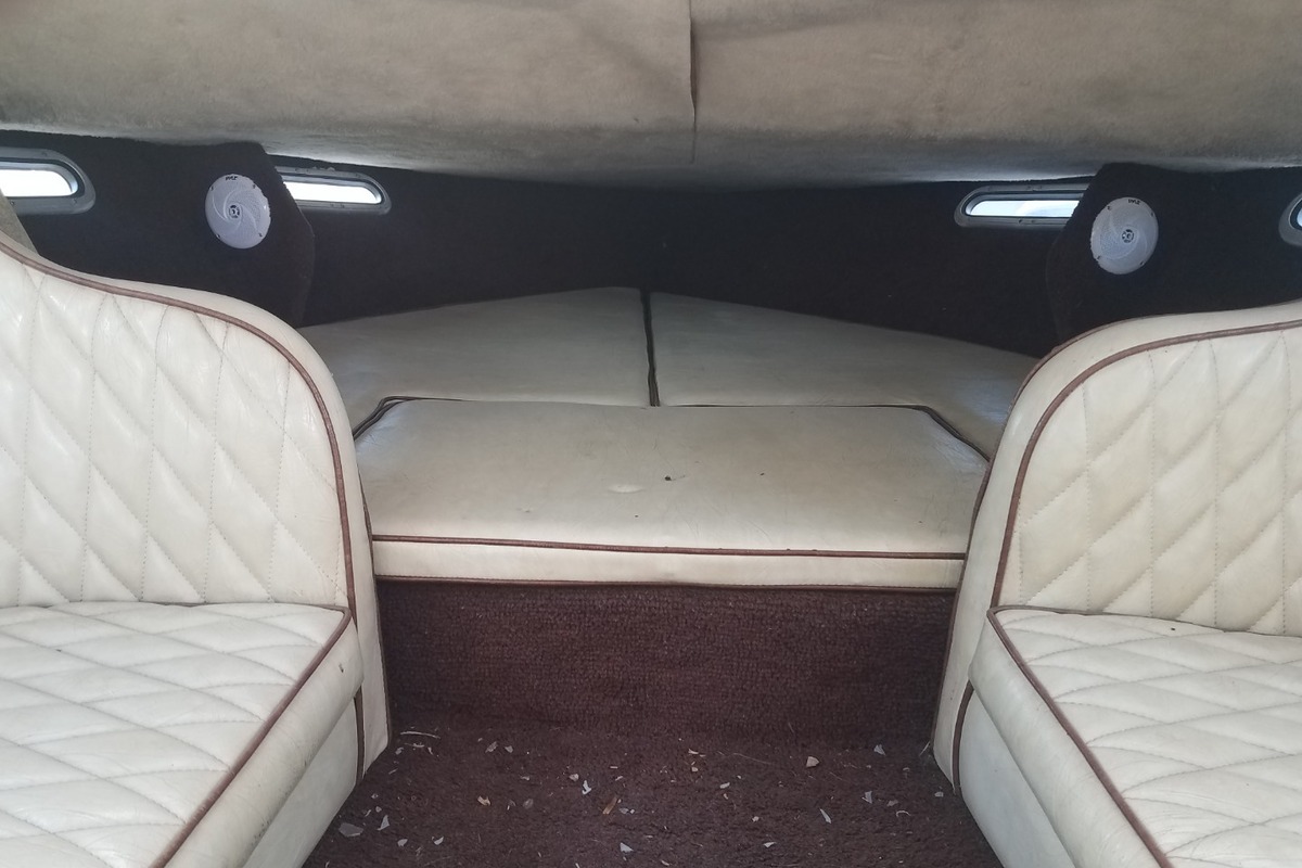 1978 Sleek craft Executive edition day cruiser, 5