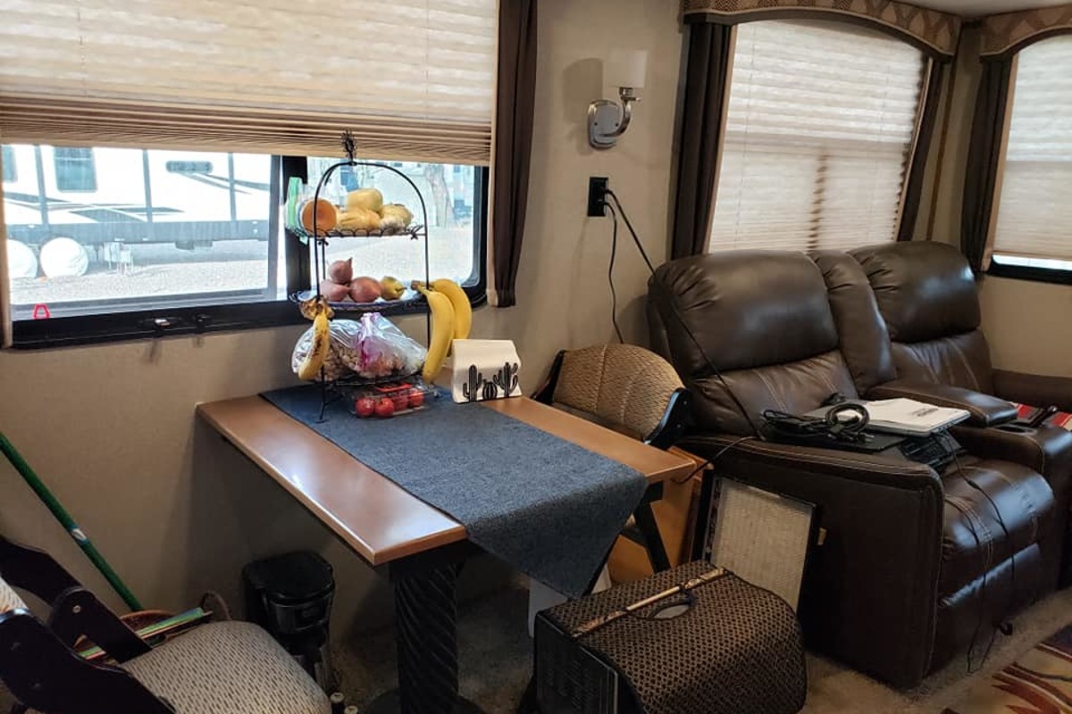2018 Keystone Laredo 350 FB, 9