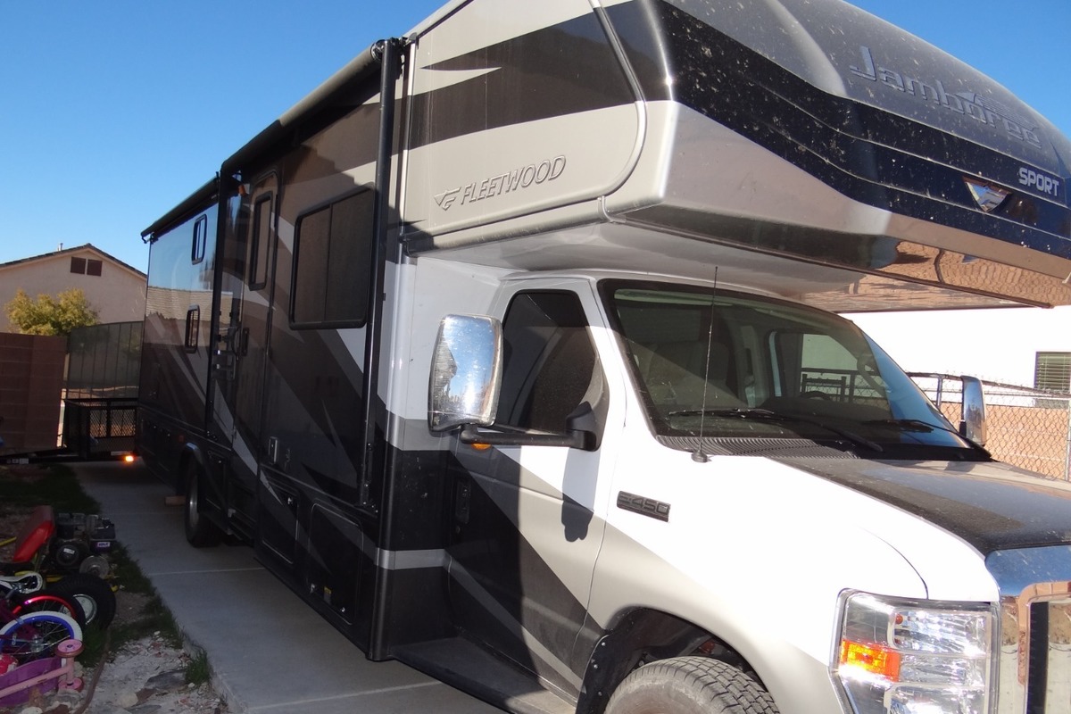 2013 Fleetwood Jamboree Sport Full Body Paint, 1