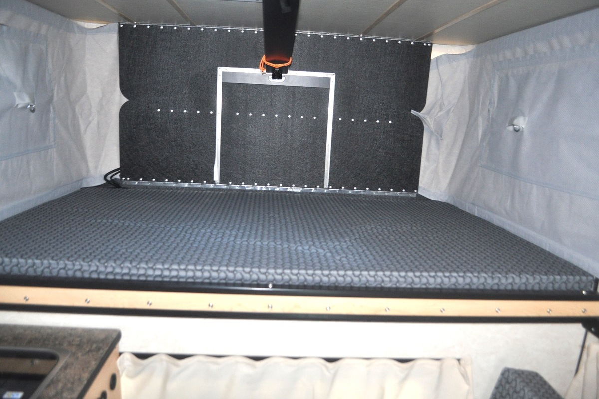 2019 4-Wheel Pop-Up Camper Swift, 5