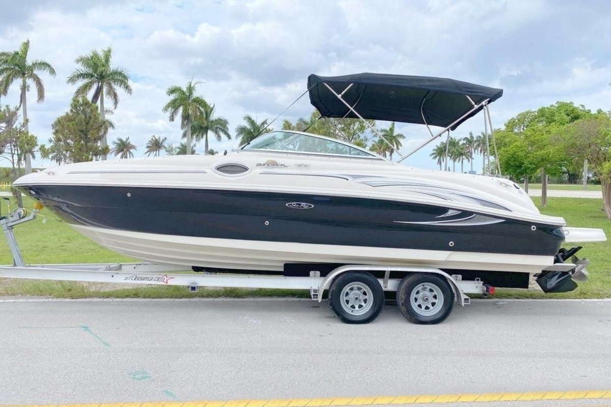 2006 Sea Ray 240 Sundeck, 0