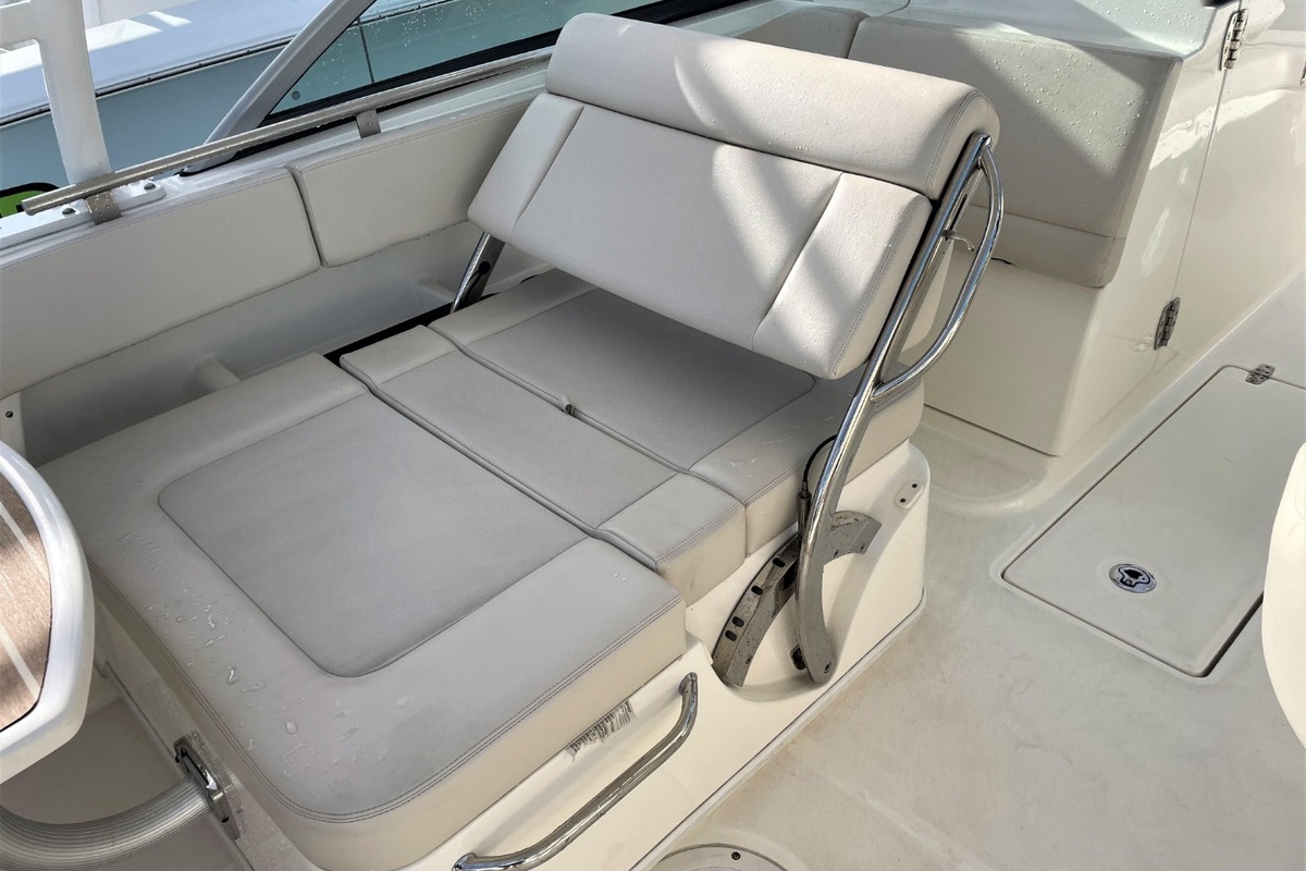 2016 Boston Whaler 230 Vantage, 22