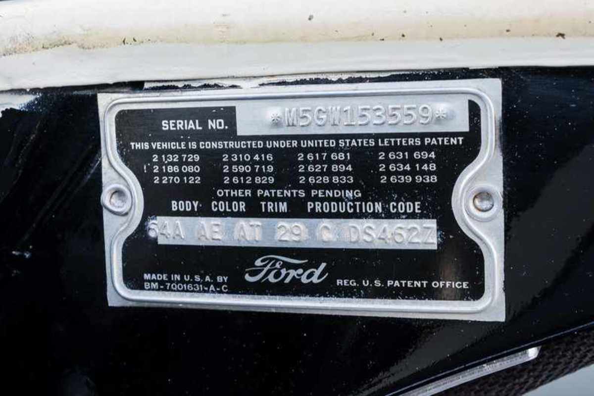 1955 Ford Crown Victoria, 30