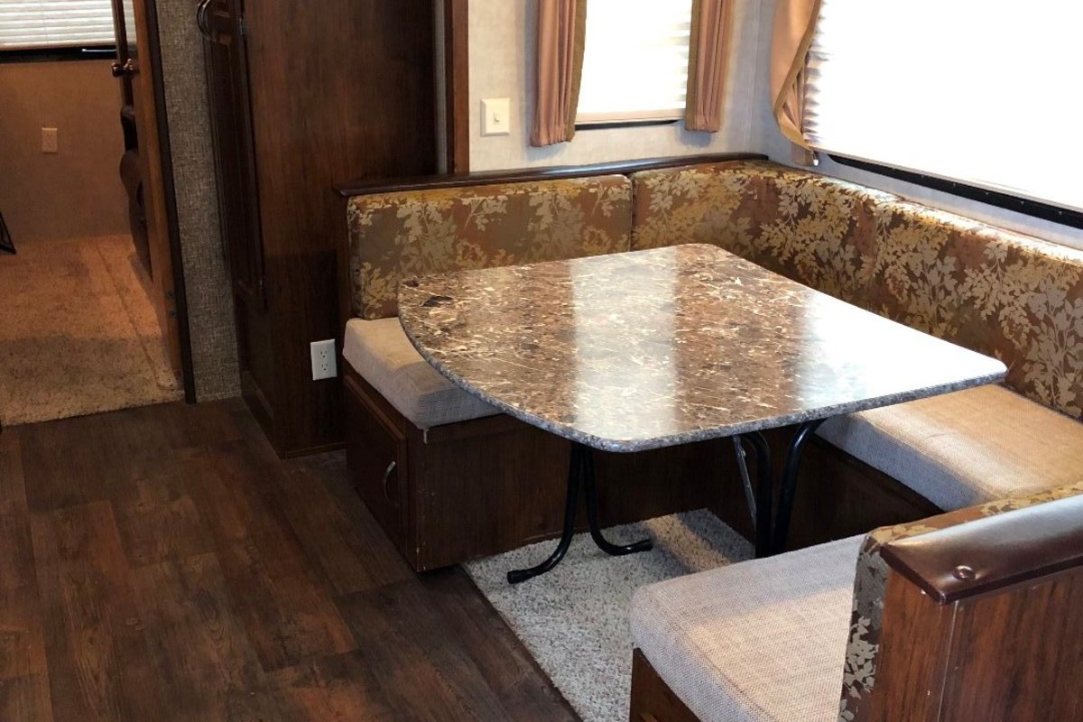 2014 Keystone Laredo 303TG, 13