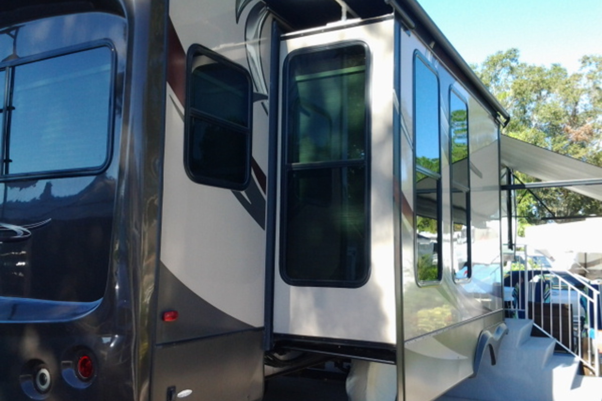 2014 Primetime Sanibel 3050, 1