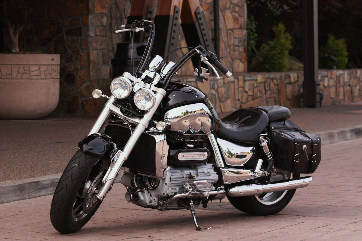 2006 Triumph Rocket III, 2