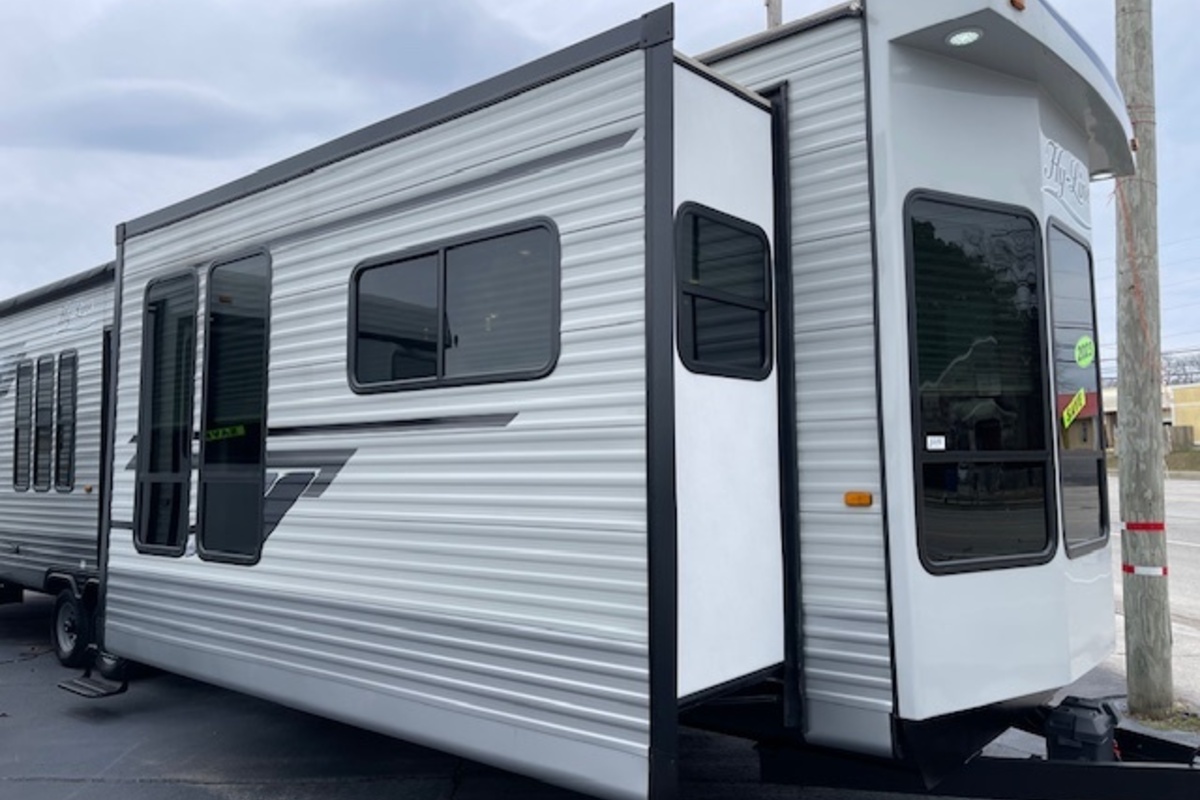 2023 HYLINE 42IKWB GREY, 1