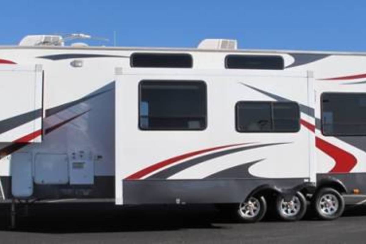 2008 Keystone FUZION FZ373, 10