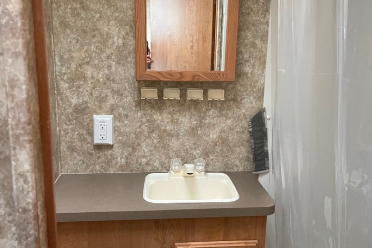 2006 Coachmen Spirit of America 525TBS, 2