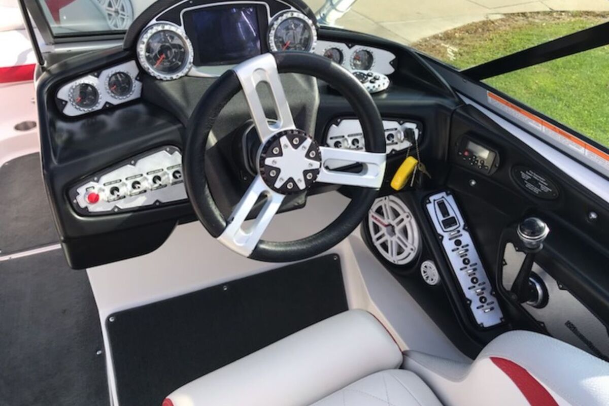 2010 MasterCraft 55804, 12