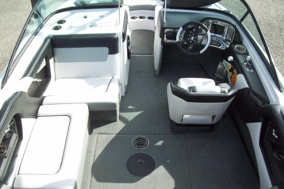 2011 Correct Craft Sport Nautique 200, 15
