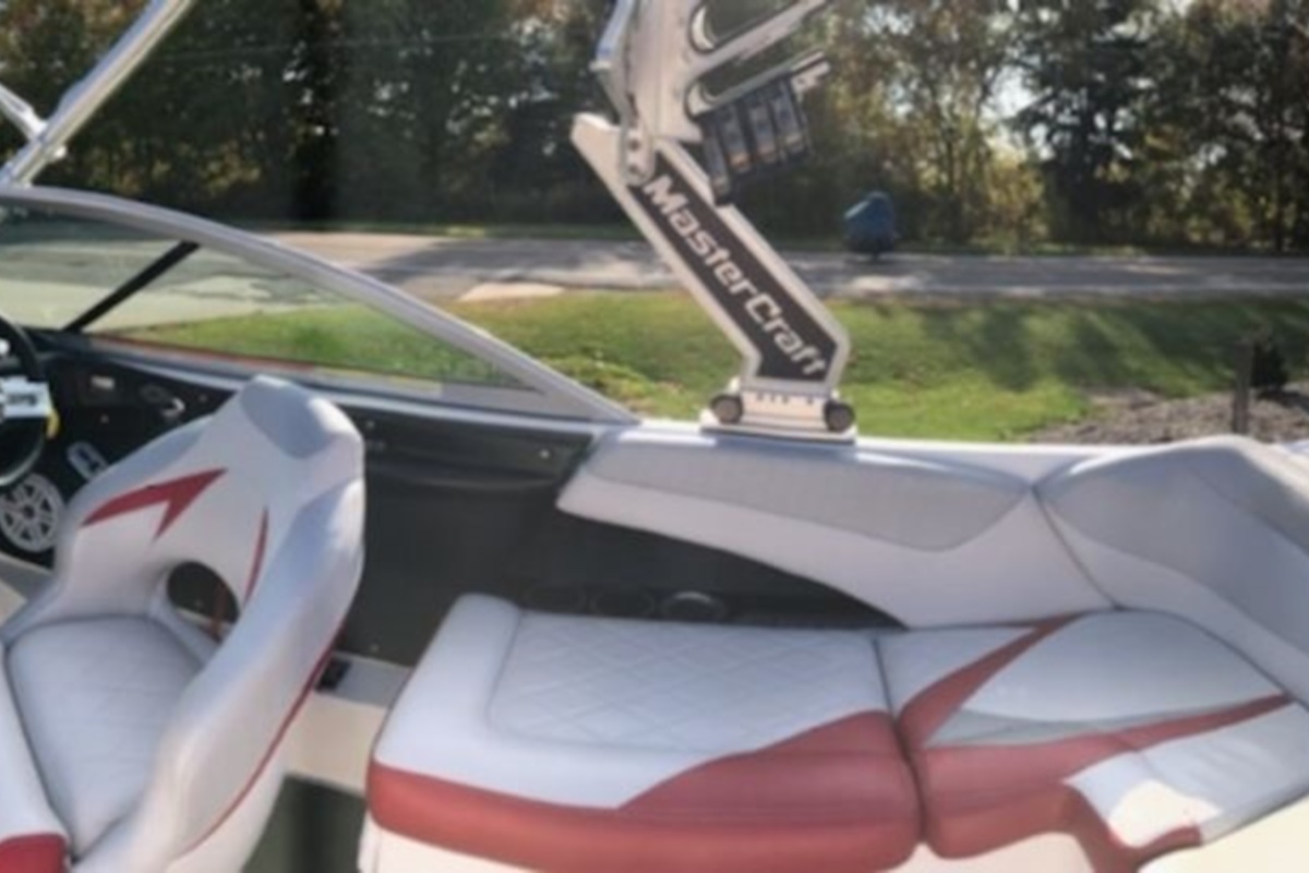 2010 MasterCraft 55804, 11