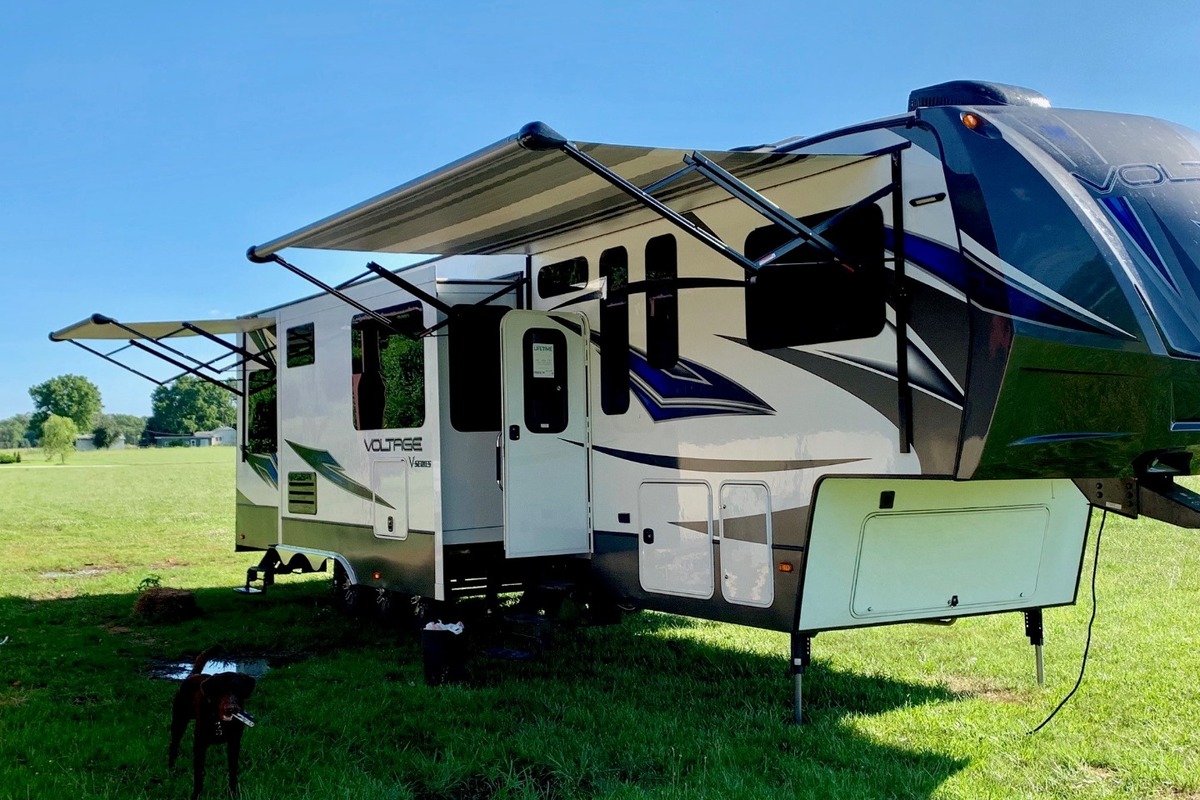 2016 Dutchmen Voltage 4105 4105, 0