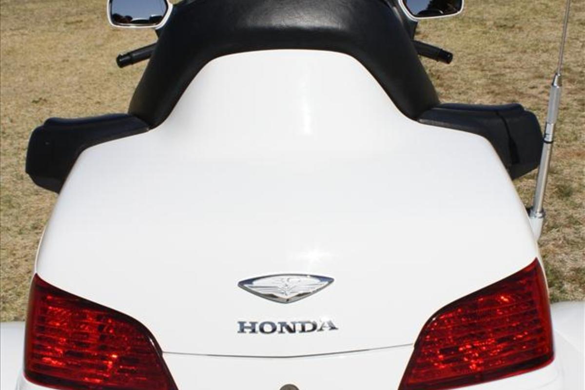 2005 Honda Gold Wing, 5