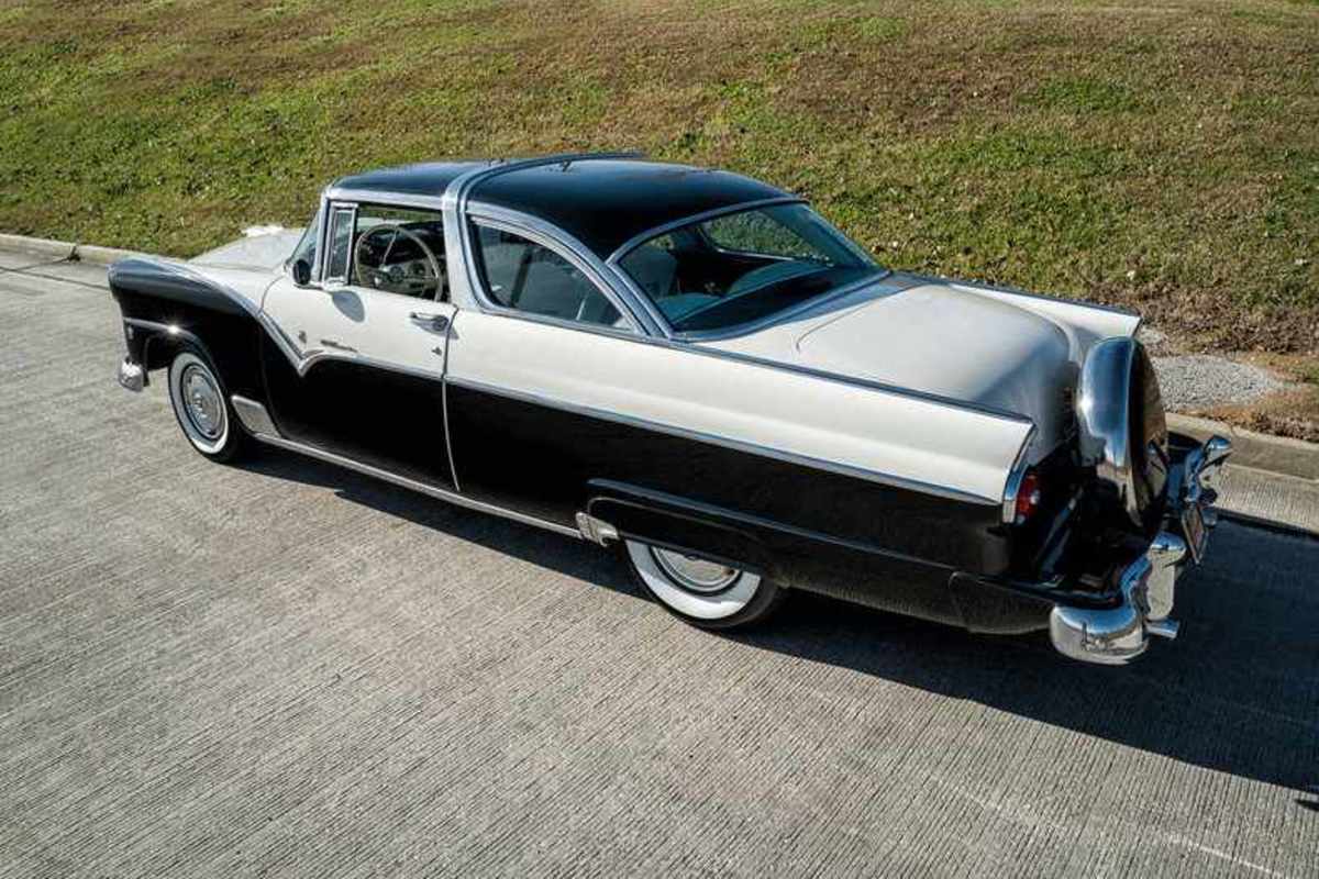 1955 Ford Crown Victoria, 5