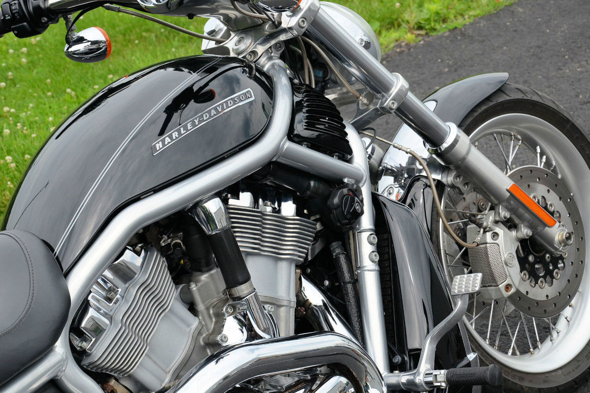 2010 Harley-Davidson VRSC, 4