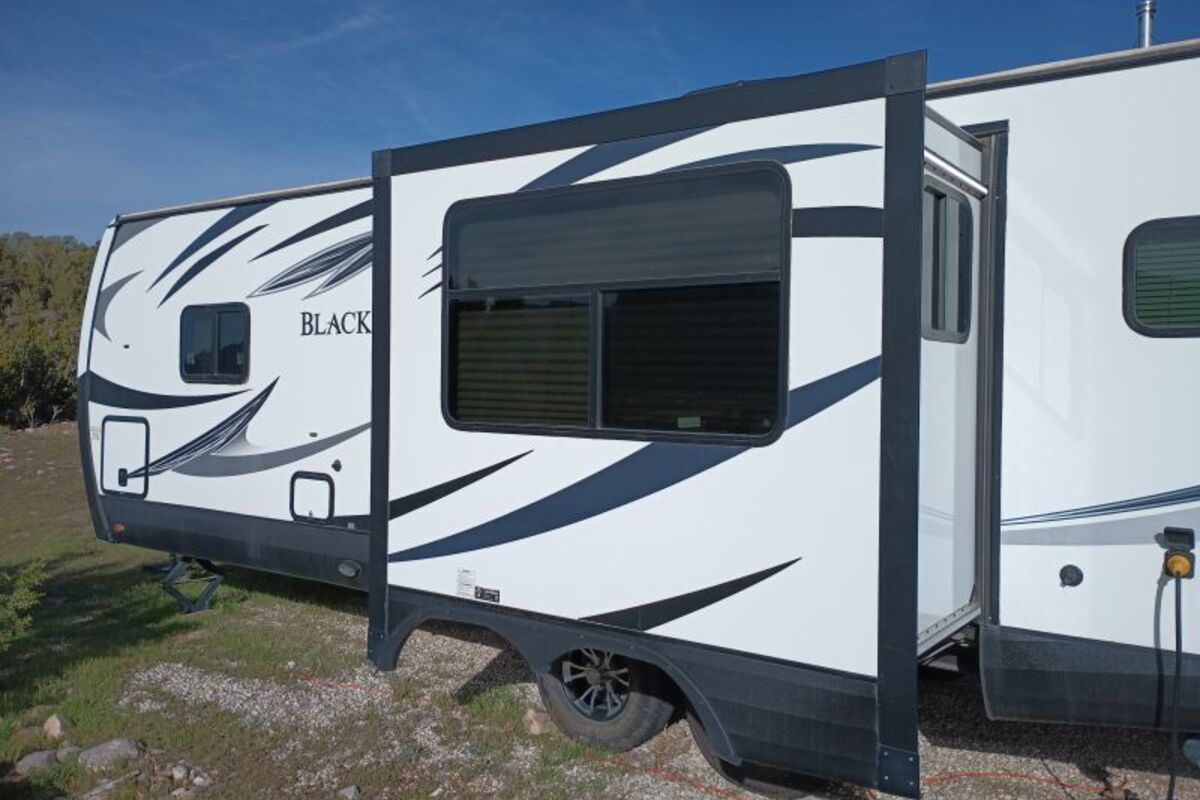 2017 Outdoors RV Mountain Series Blackstone 250 RKS, 2