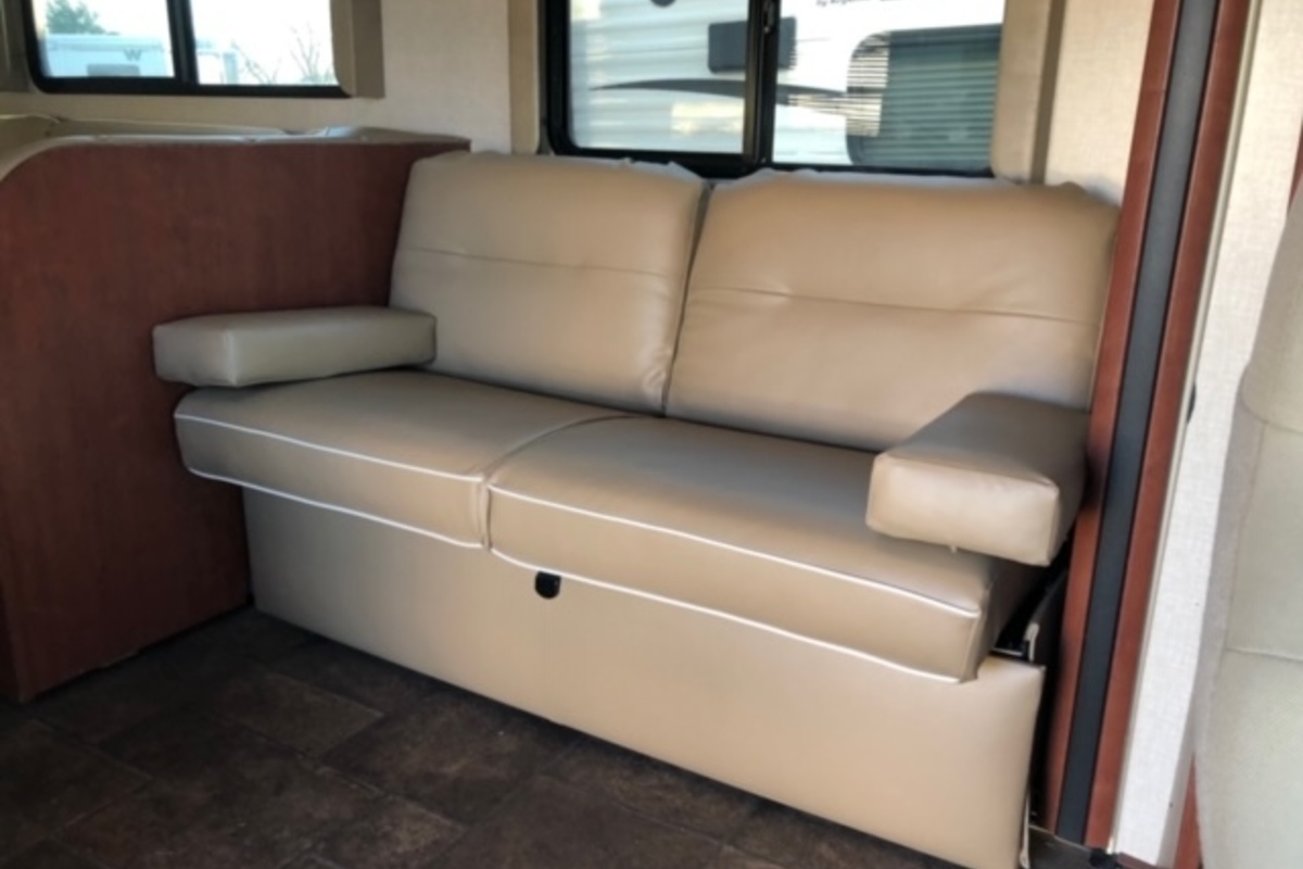 2014 Winnebago Itasca Spirit 31K, 8