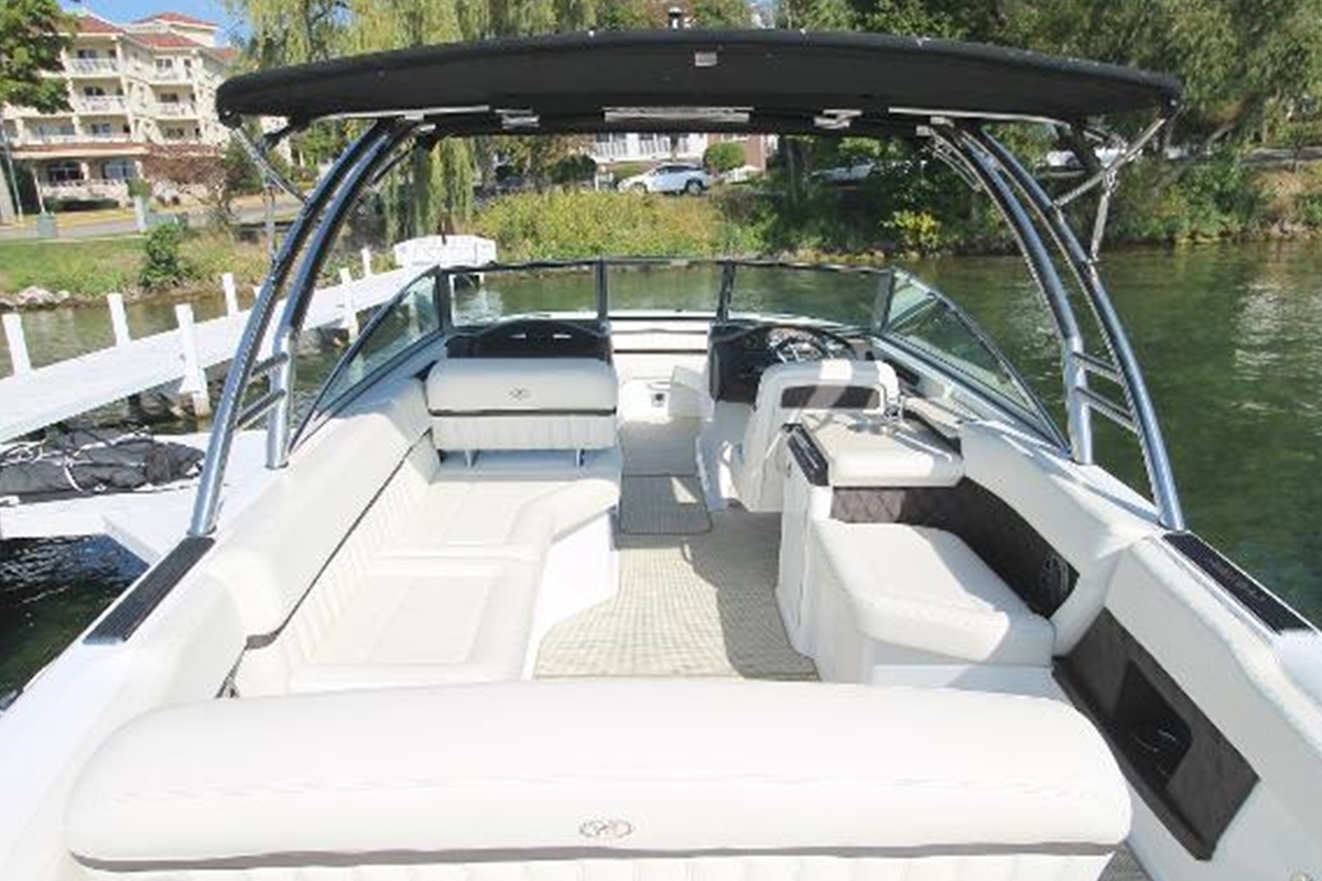 2016 Cobalt Boats A28, 8
