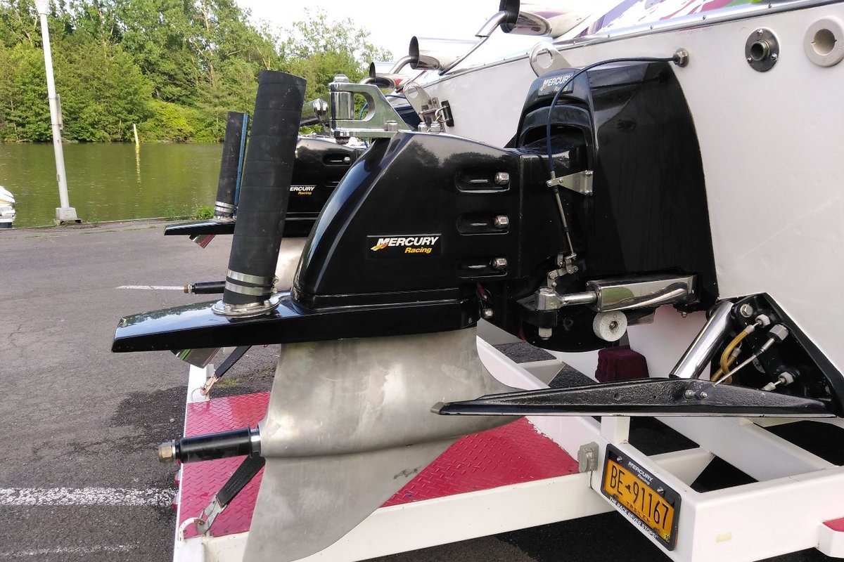 1999 Skater 32B, 9