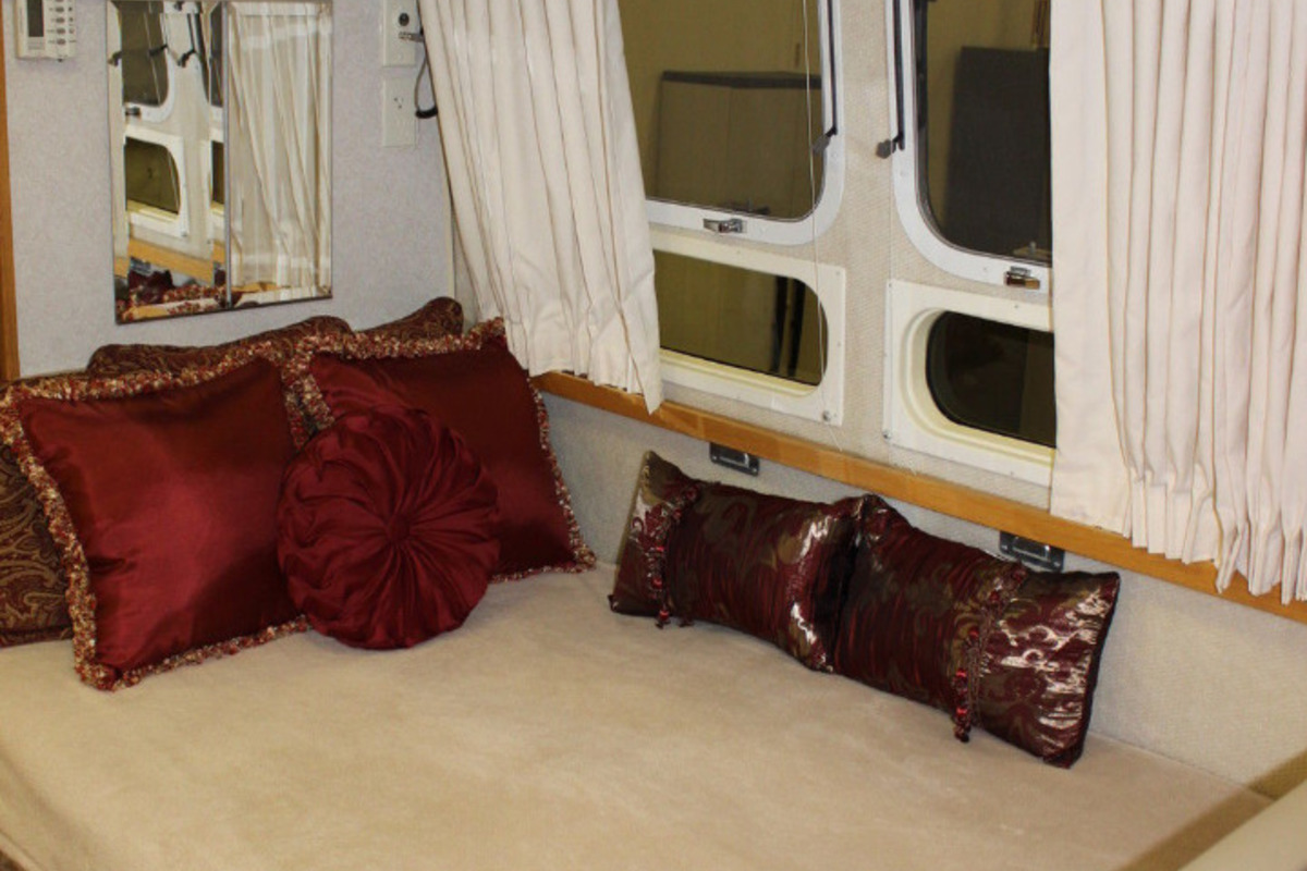 2005 Airstream Classic, 22