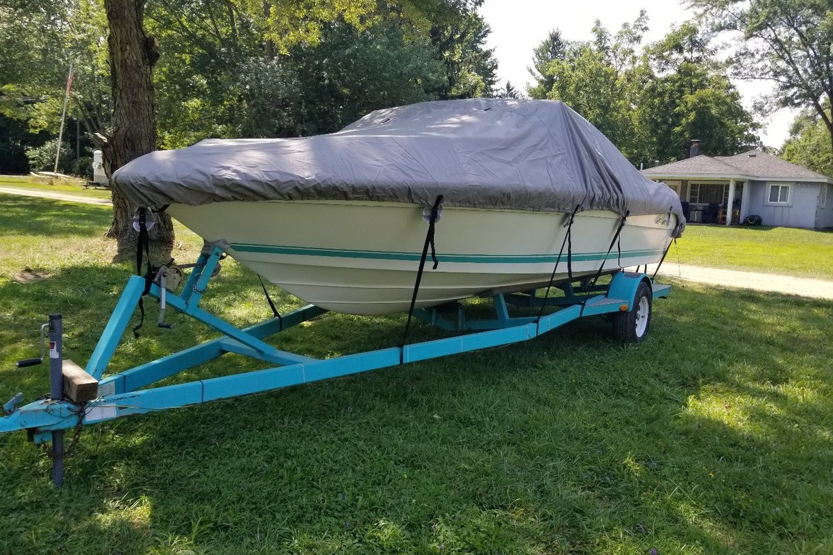 1989 Sea Ray Cuddie Cabin, 5