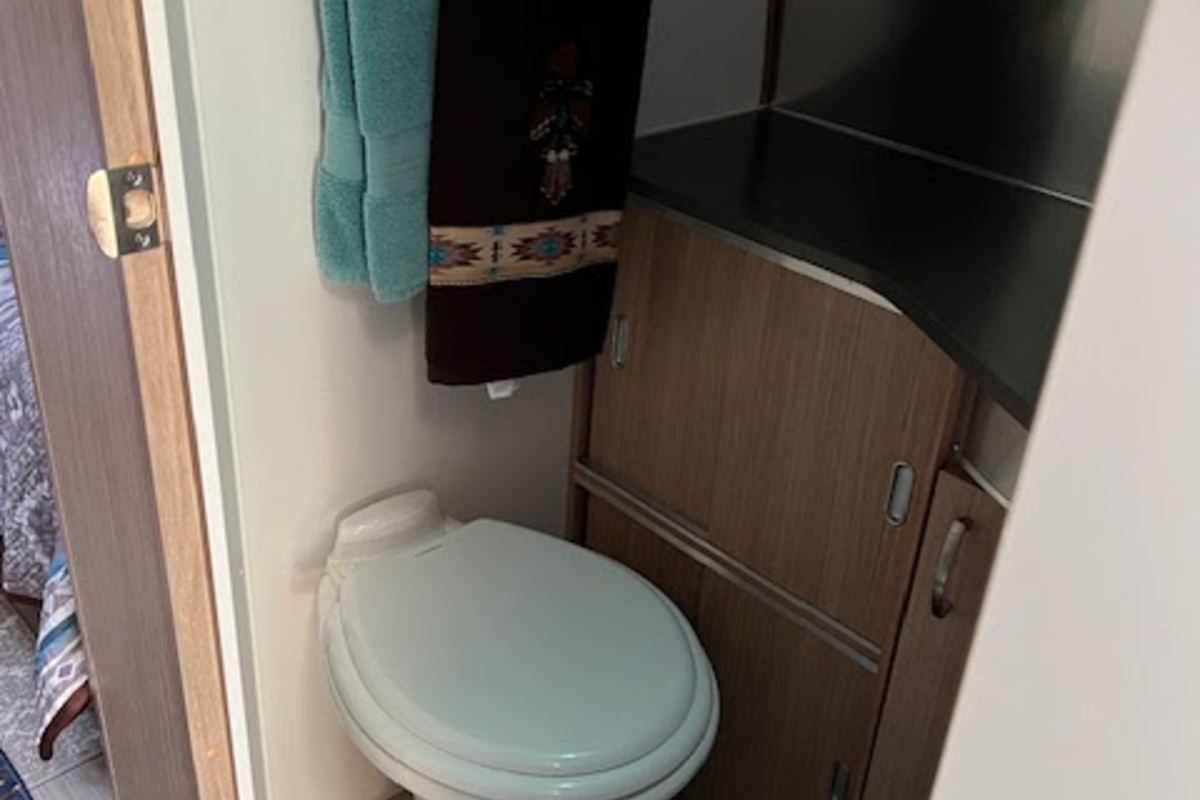 2020 Airstream Flying Cloud, 8
