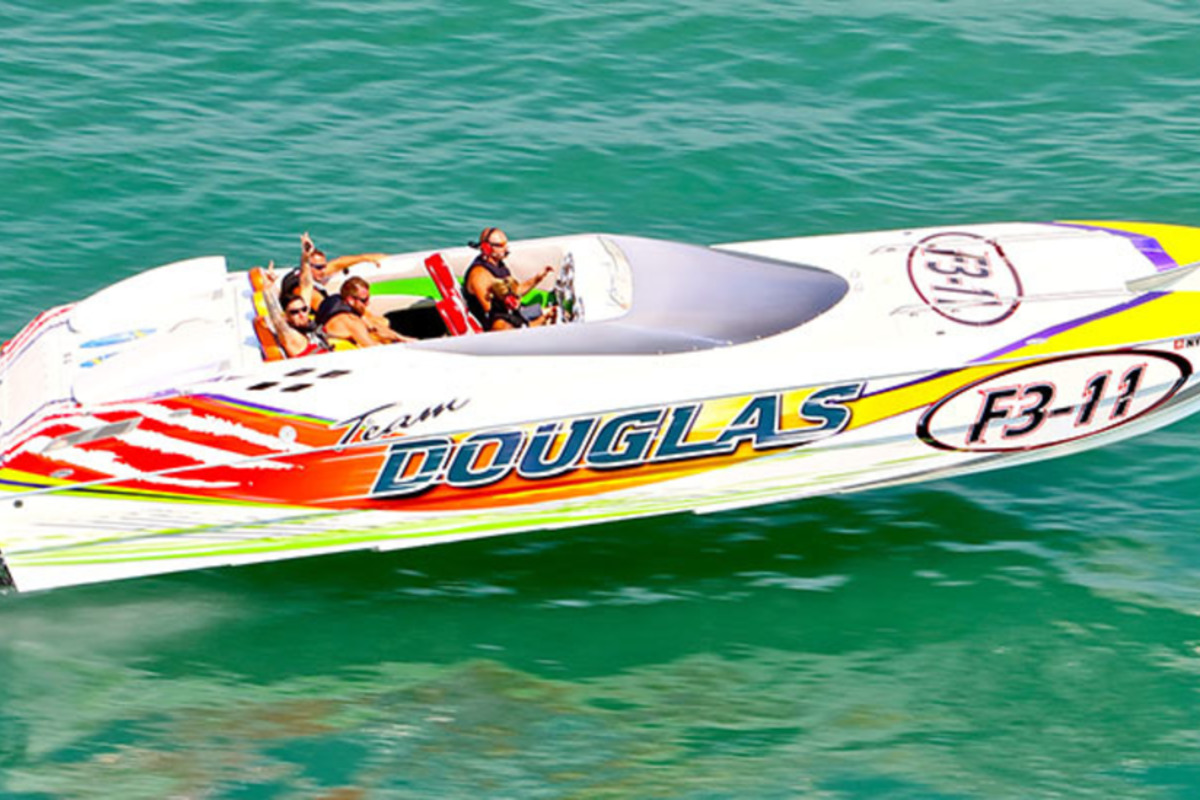 1999 Skater 32B, 16