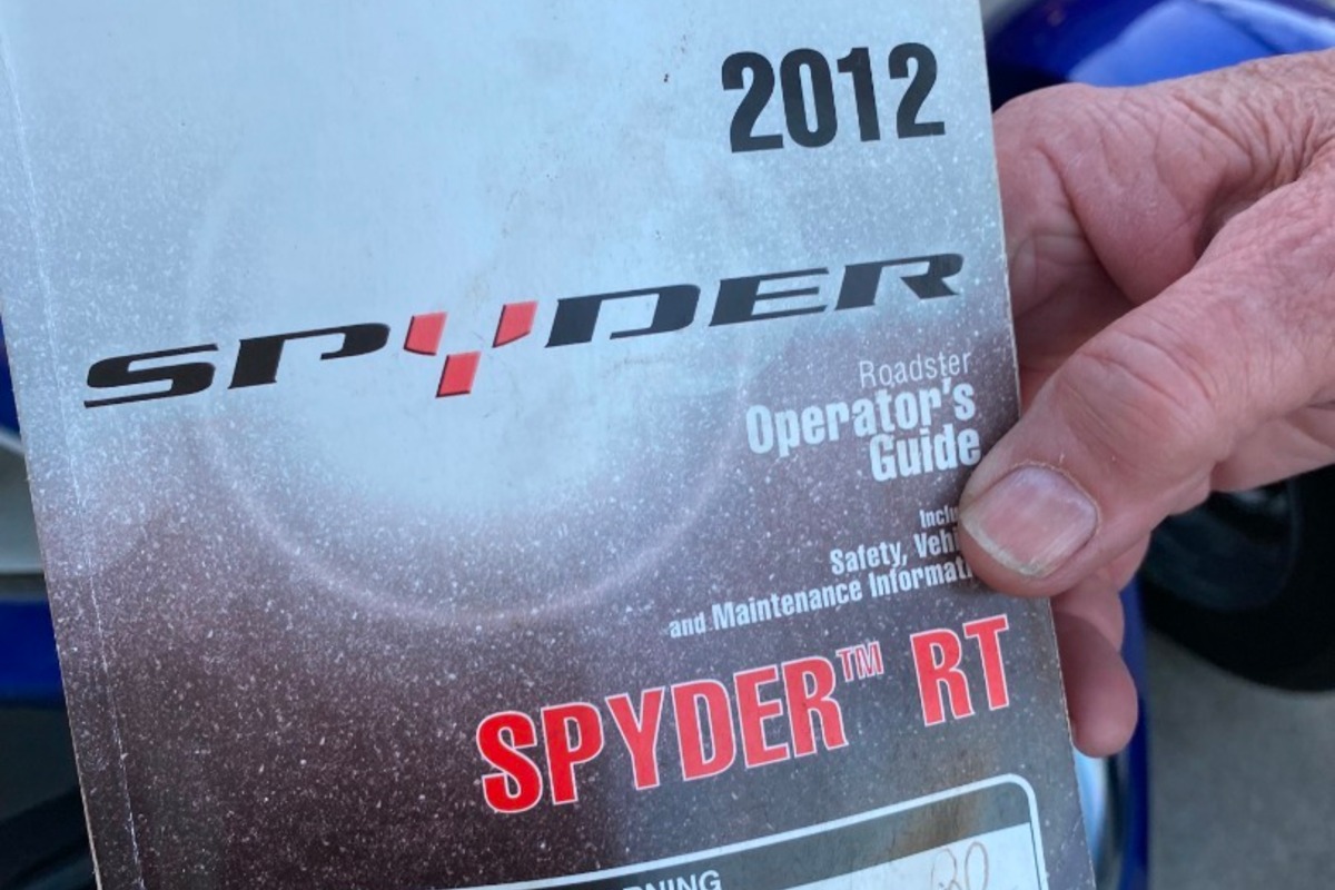2012 Can-Am Spyder RT Limited, 9