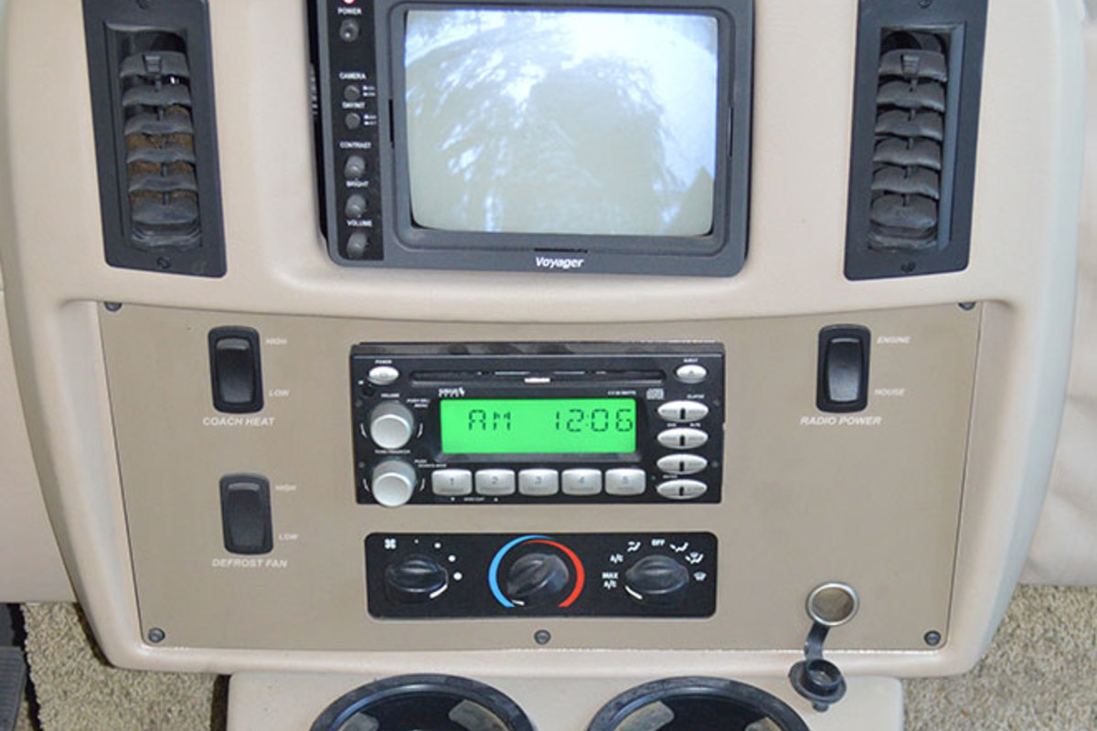 2007 ITASCA SUNOVA 26P, 10