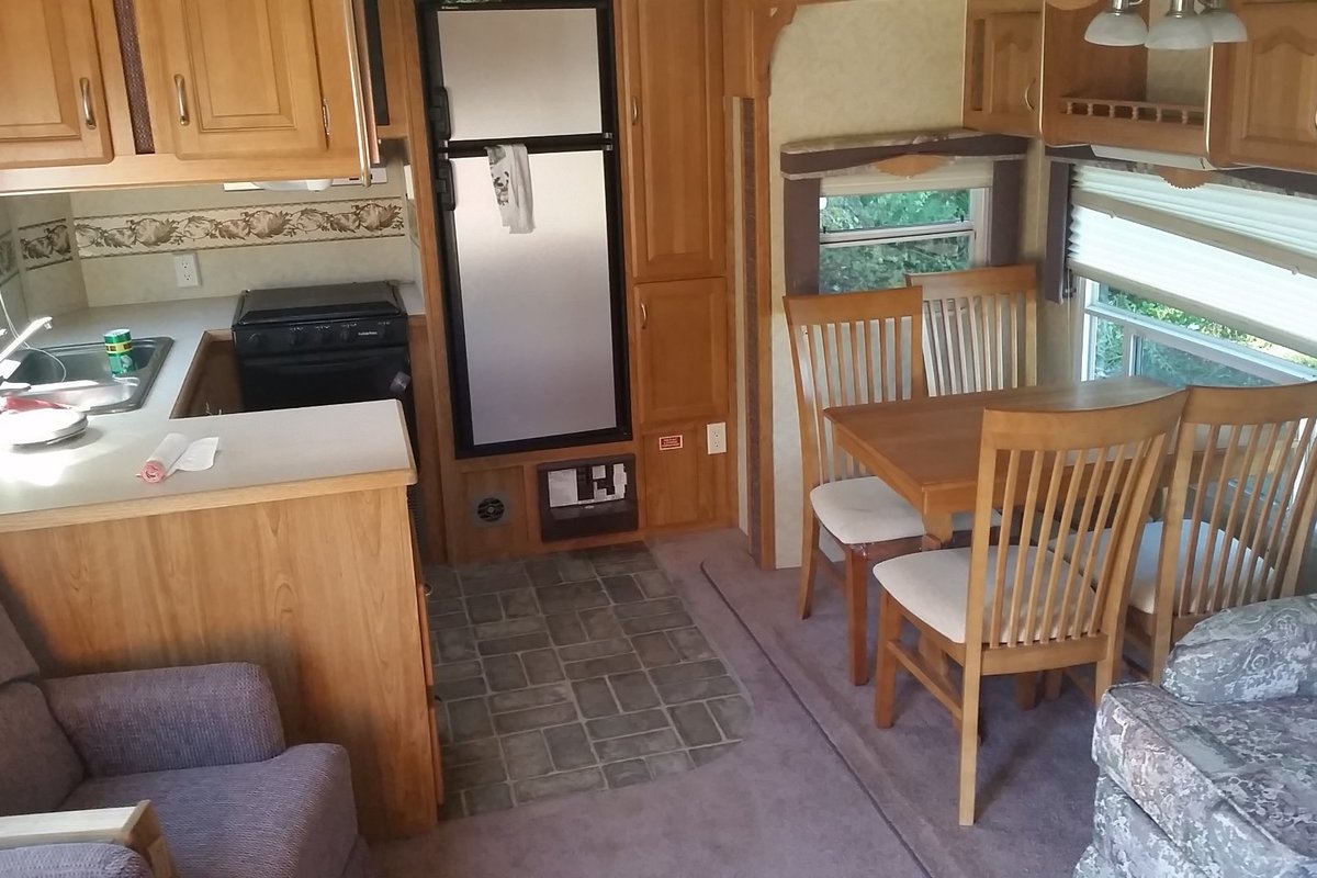 2006 Forest River M-28RK Wildcat, 4