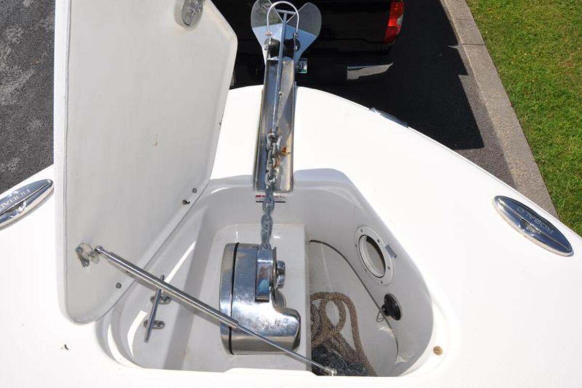 2017 Robalo R302, 22