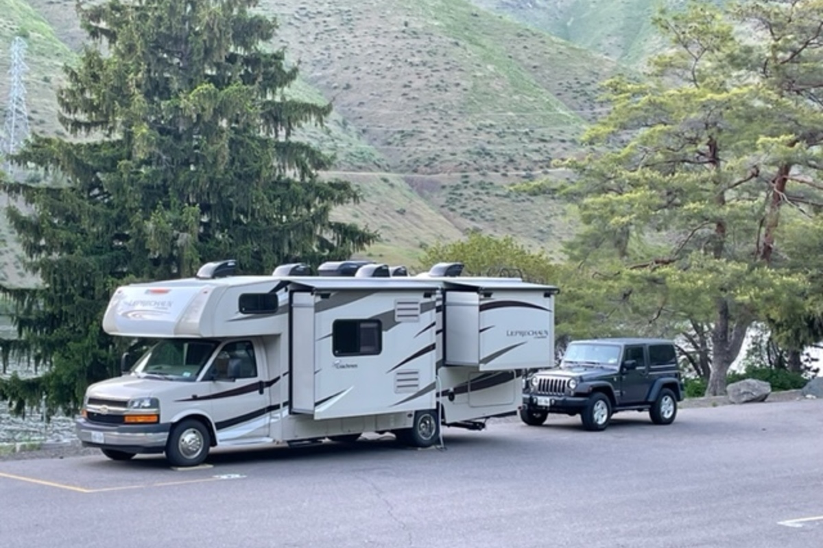 2018 Coachman Leprechaun 260DS, 0