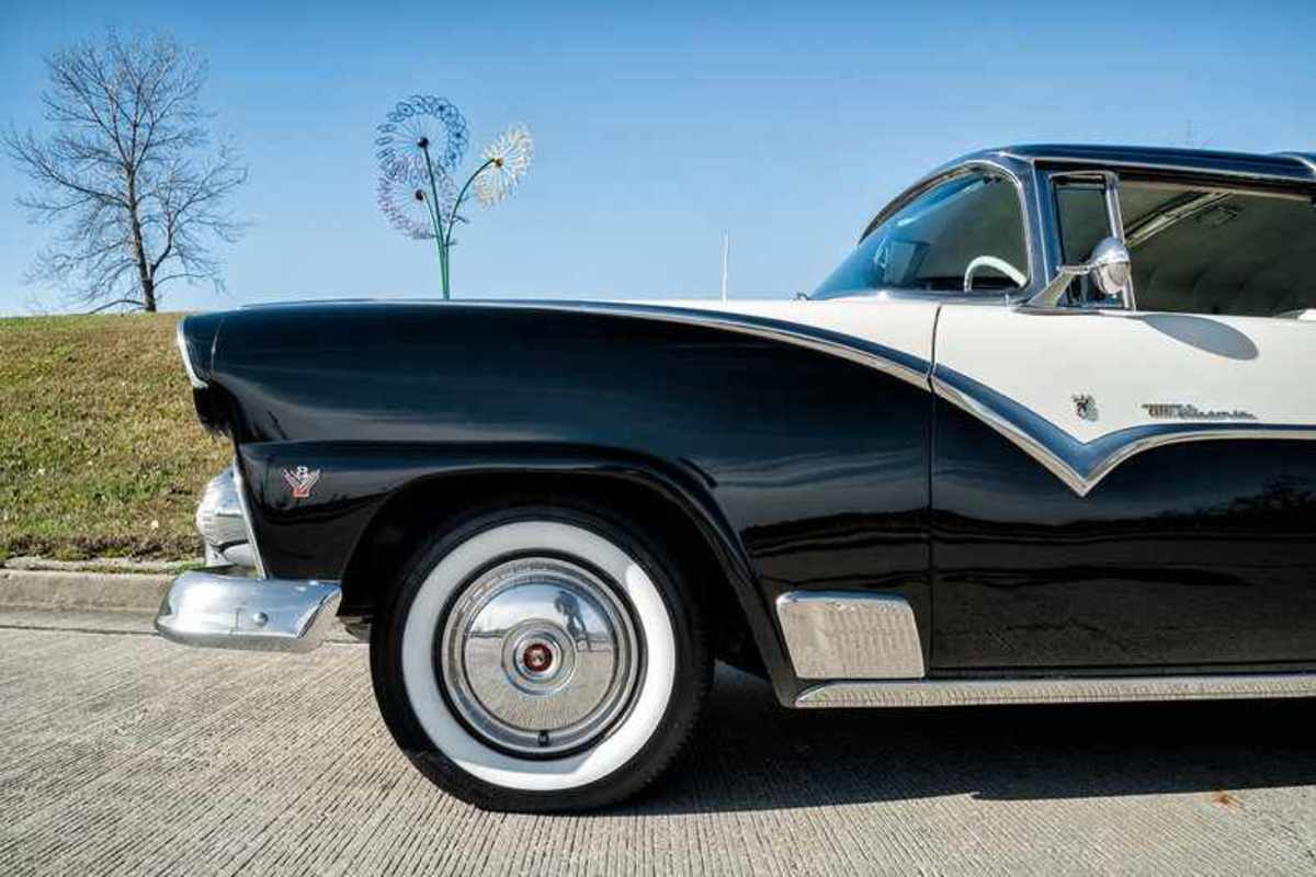 1955 Ford Crown Victoria, 3