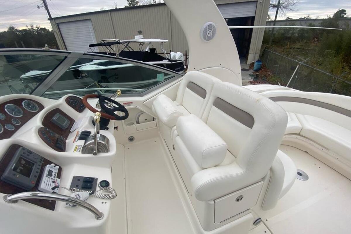 2003 Sea Ray 320 Sundancer, 4