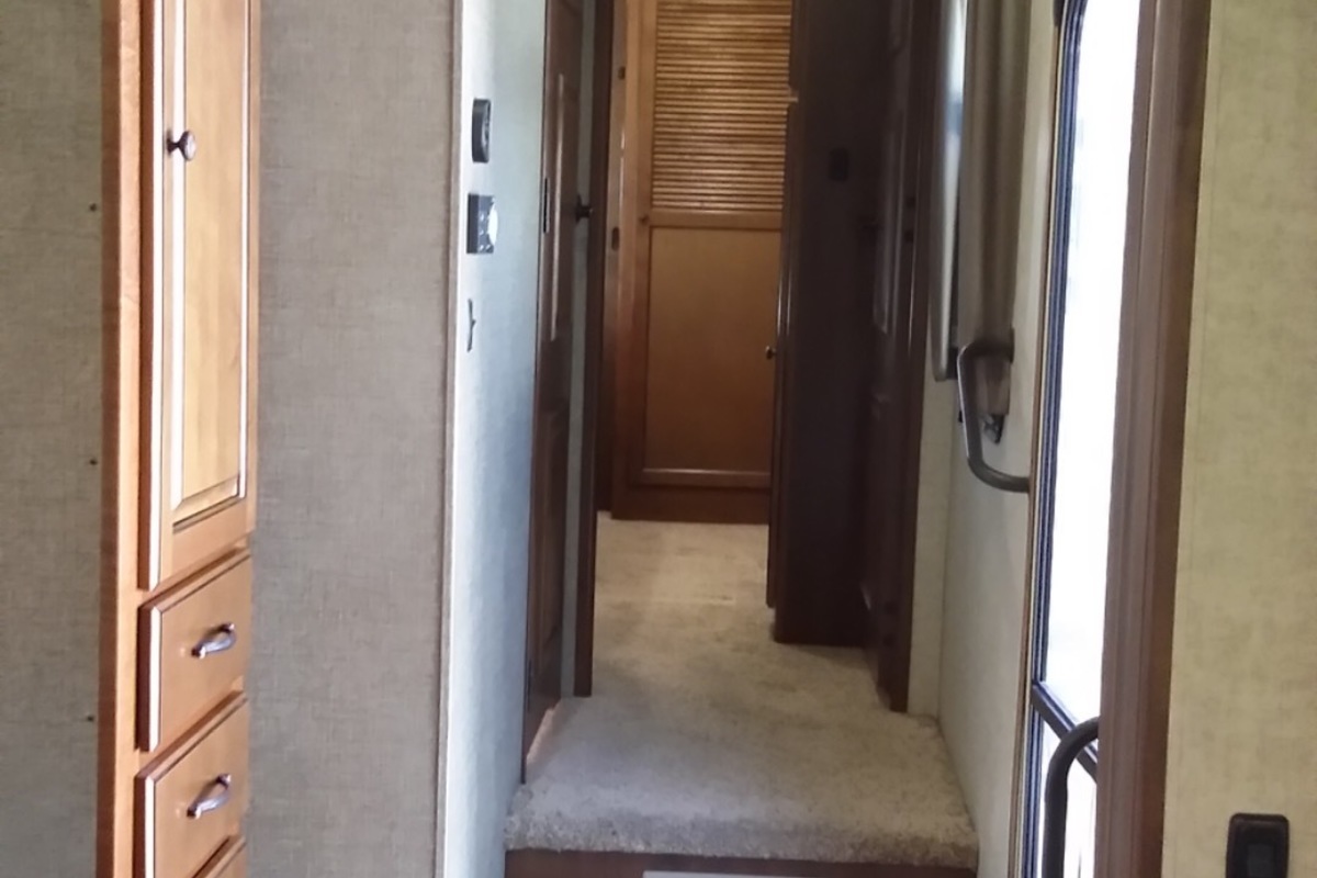 2015 Heartland Big Horn 3570RS, 7